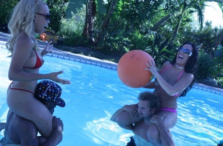 Ebony babes Melrose Foxx and Rachel Ryan getting into a gangbang 19059608