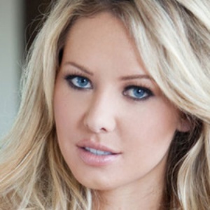 Tiffany Toth